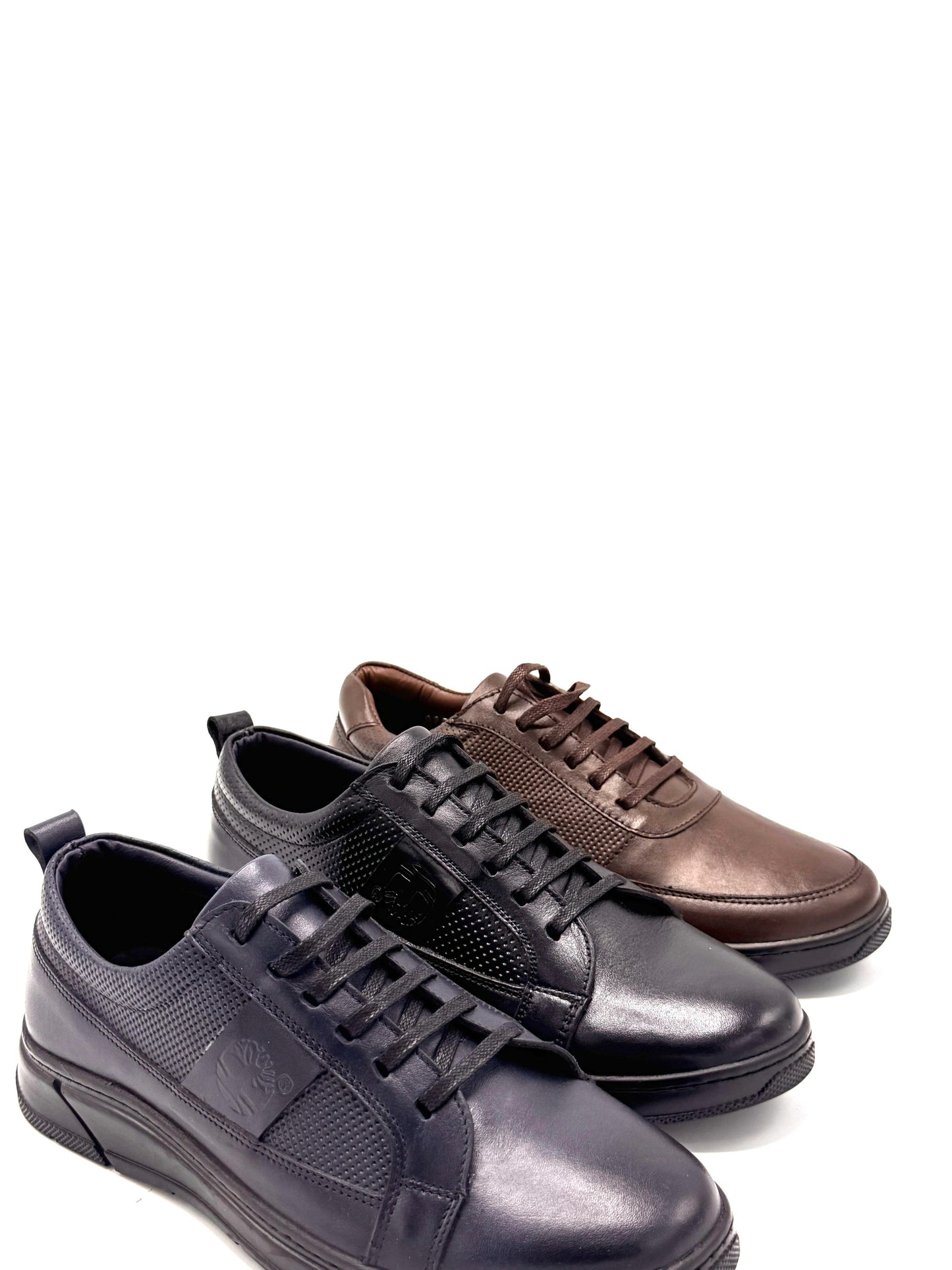 Chaussure en cuir et maille